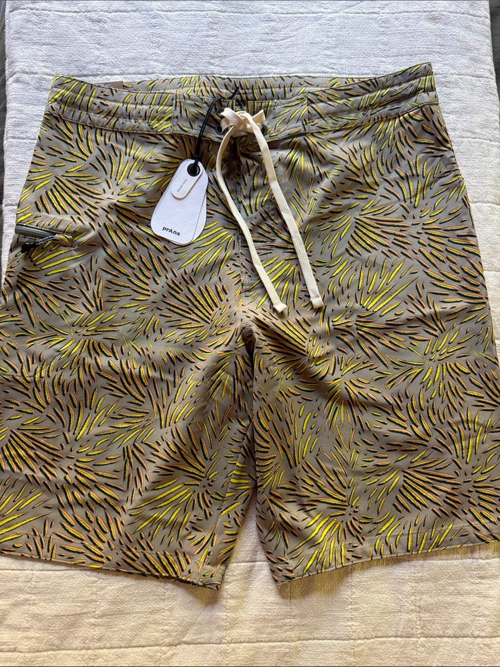 Prana Fenton board shorts. Olive Green Patterned quick dry board shorts